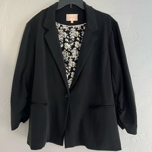Ruched sleeve black blazer